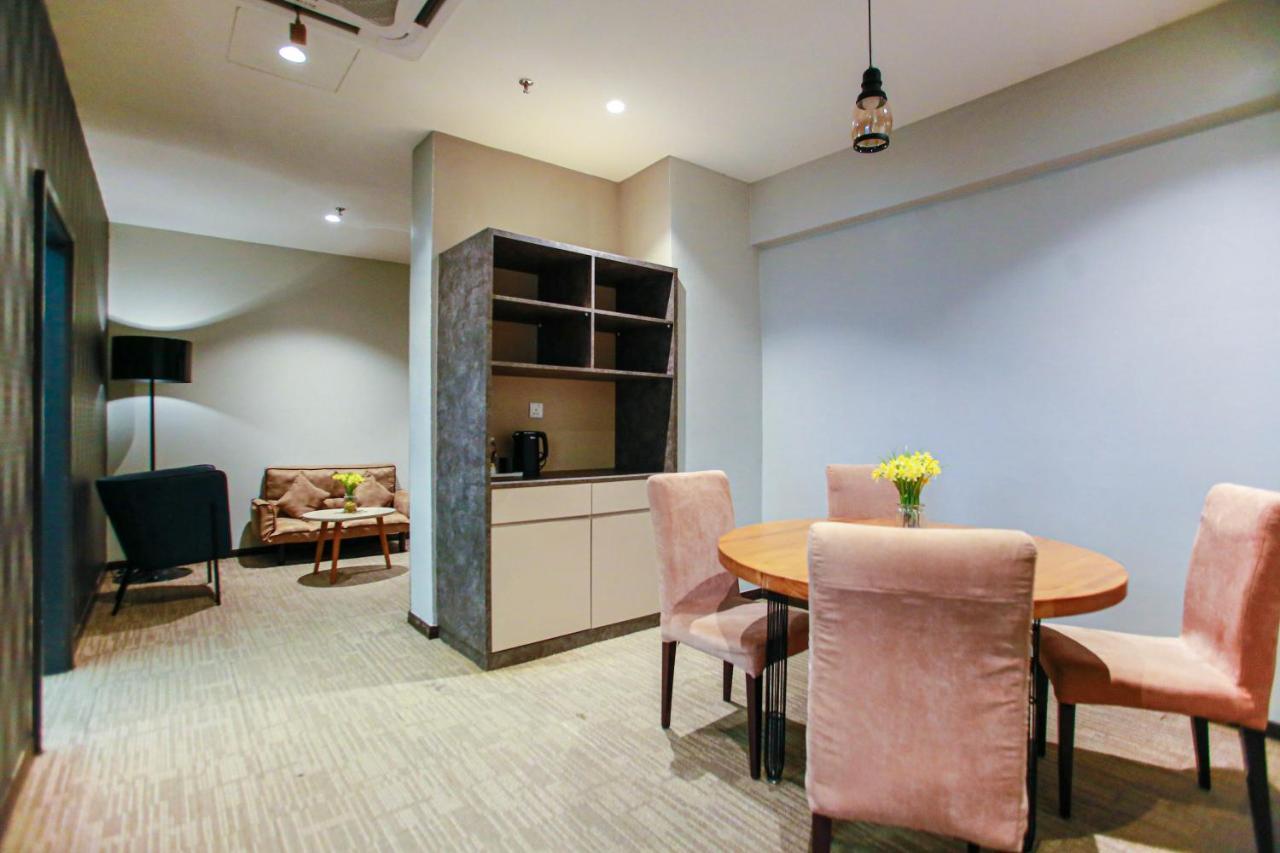 Fives Hotel Dnp ยะโฮร์บาห์รู ภายนอก รูปภาพ