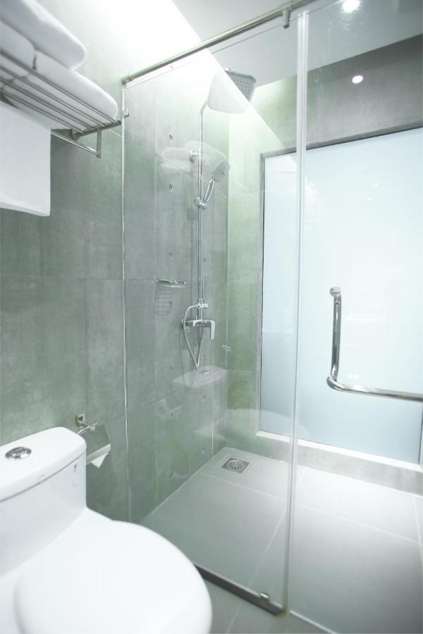 Fives Hotel Dnp ยะโฮร์บาห์รู ภายนอก รูปภาพ