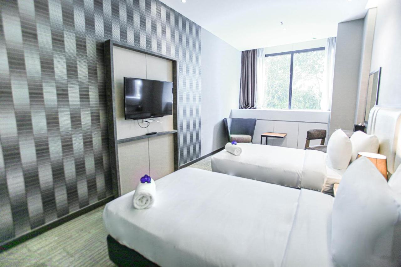 Fives Hotel Dnp ยะโฮร์บาห์รู ภายนอก รูปภาพ